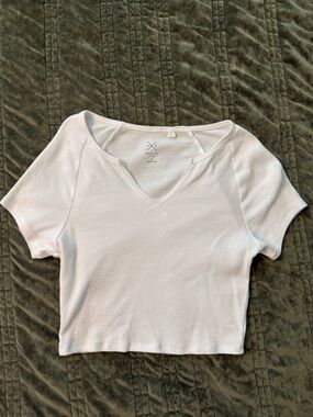 SOLD Pacsun Basics Women's White Ribbed V-Neck Short Sleeve Top